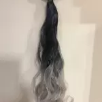 Fekete-hamvas vasalható csatos, hullámos szintetikus haj ~55cm(kihúzva) (10)