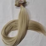 Hamvas egyenes vasalható I. osztályú csatos, szintetikus haj 60cm (23)