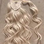 Bézs szőke hullámos I. osztályú vasalható szintetikus copf 48-50cm (32)