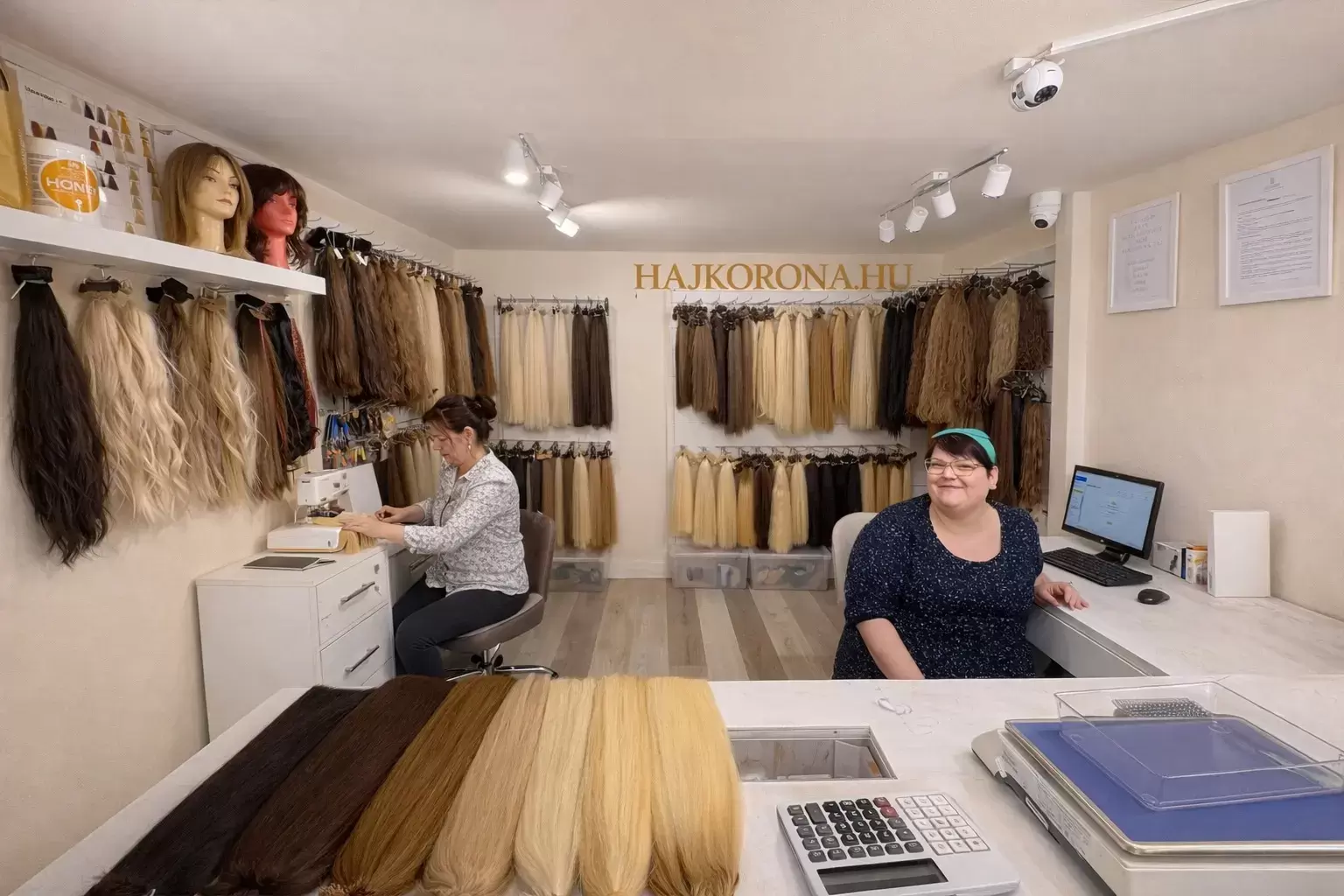 Nem csak webáruház vagyunk! Saját üzlettel és szakértő csapattal várunk személyesen.