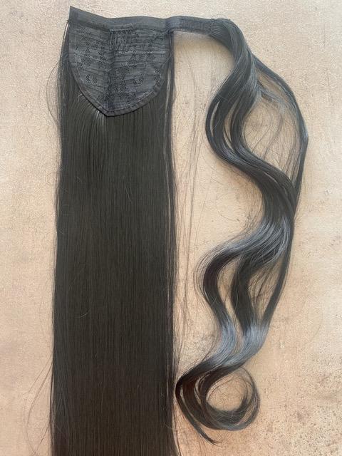 Fekete egyenes vasalható szintetikus copf 55-60 (24)