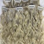 Hullámos, hamvas vasalható I. osztályú csatos 55cm, szintetikus haj (18)