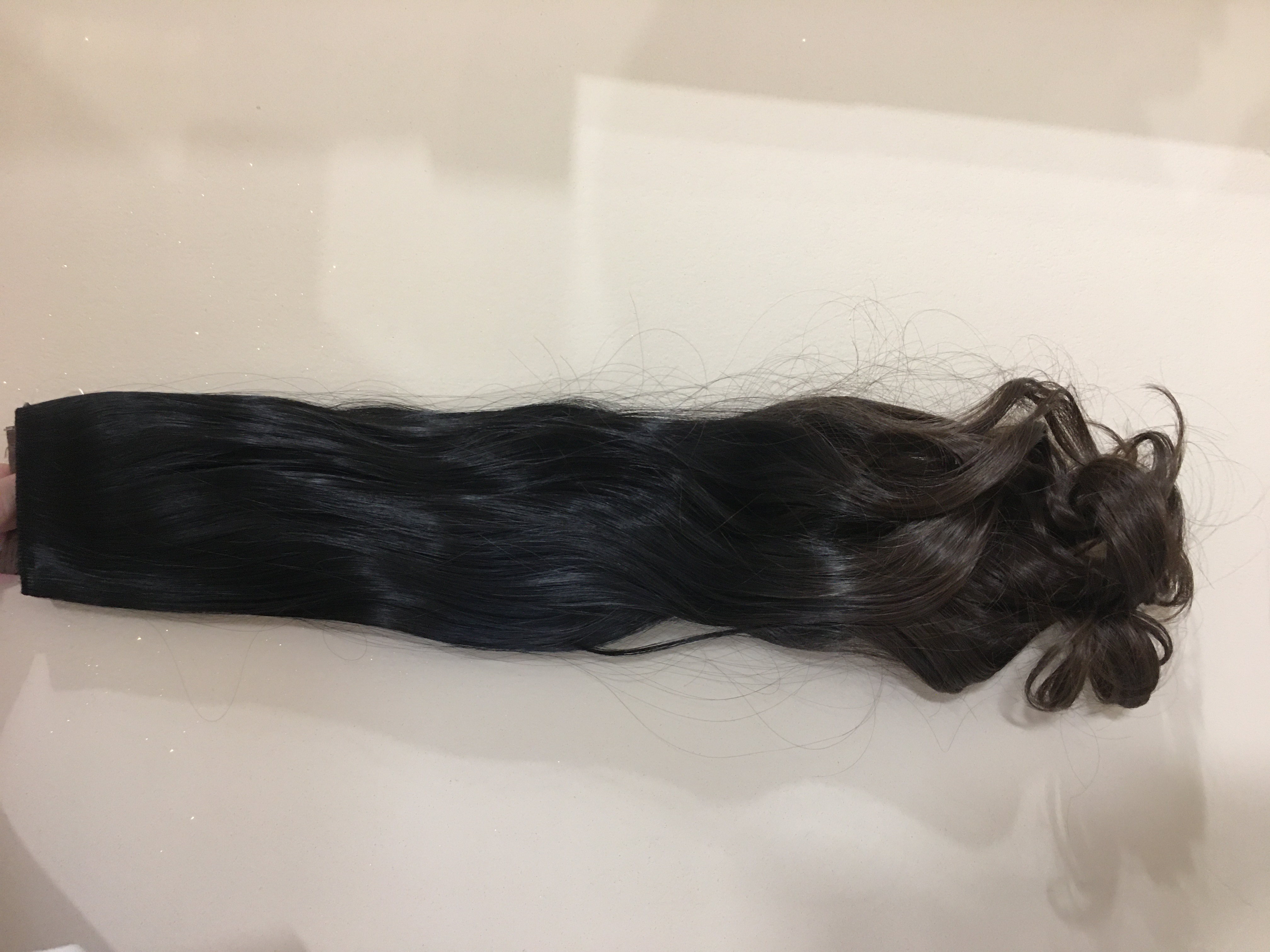 Fekete-sötét csokibarna ombre I. osztályú szintetikus vasalható damilos haj