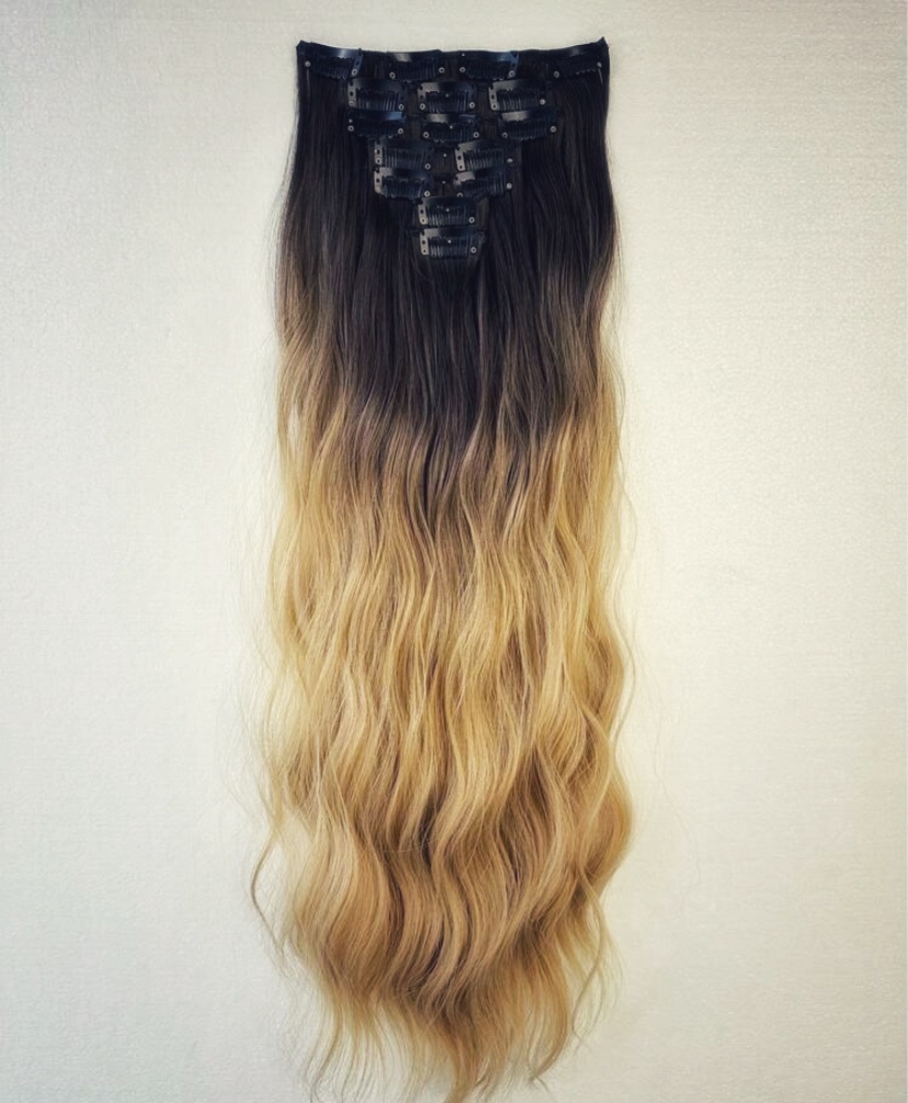 Ombre vasalható I. osztályú csatos, hullámos 55cm szintetikus haj (17)
